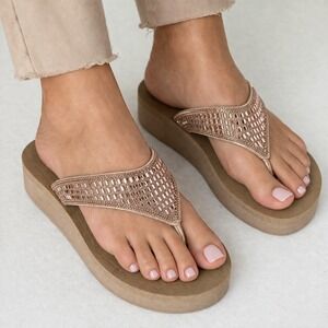 Skechers Platform Flip Flops Womens 6 Rose Gold Rhinestone Yoga Foam
